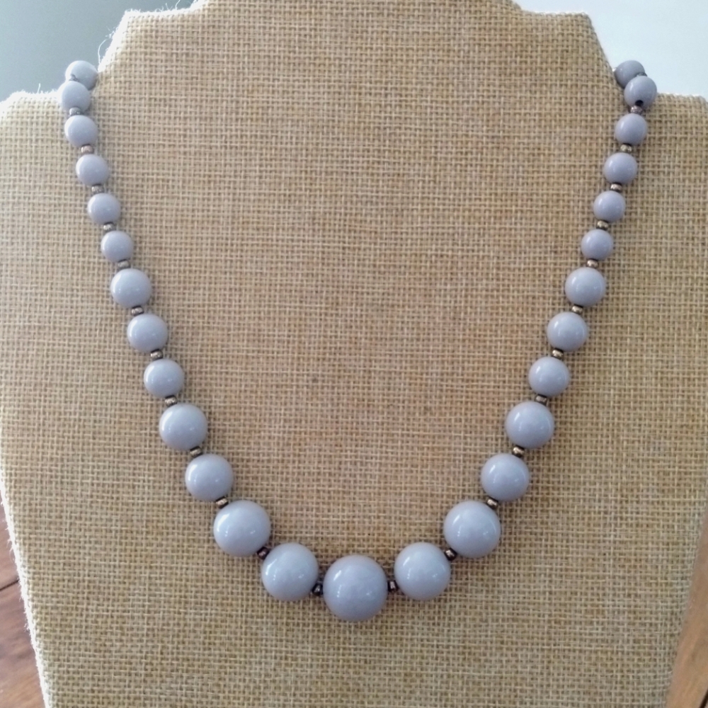 Vintage Gray Beaded Necklace 18” Graduated Chunky Statement Gold Tone Spacers